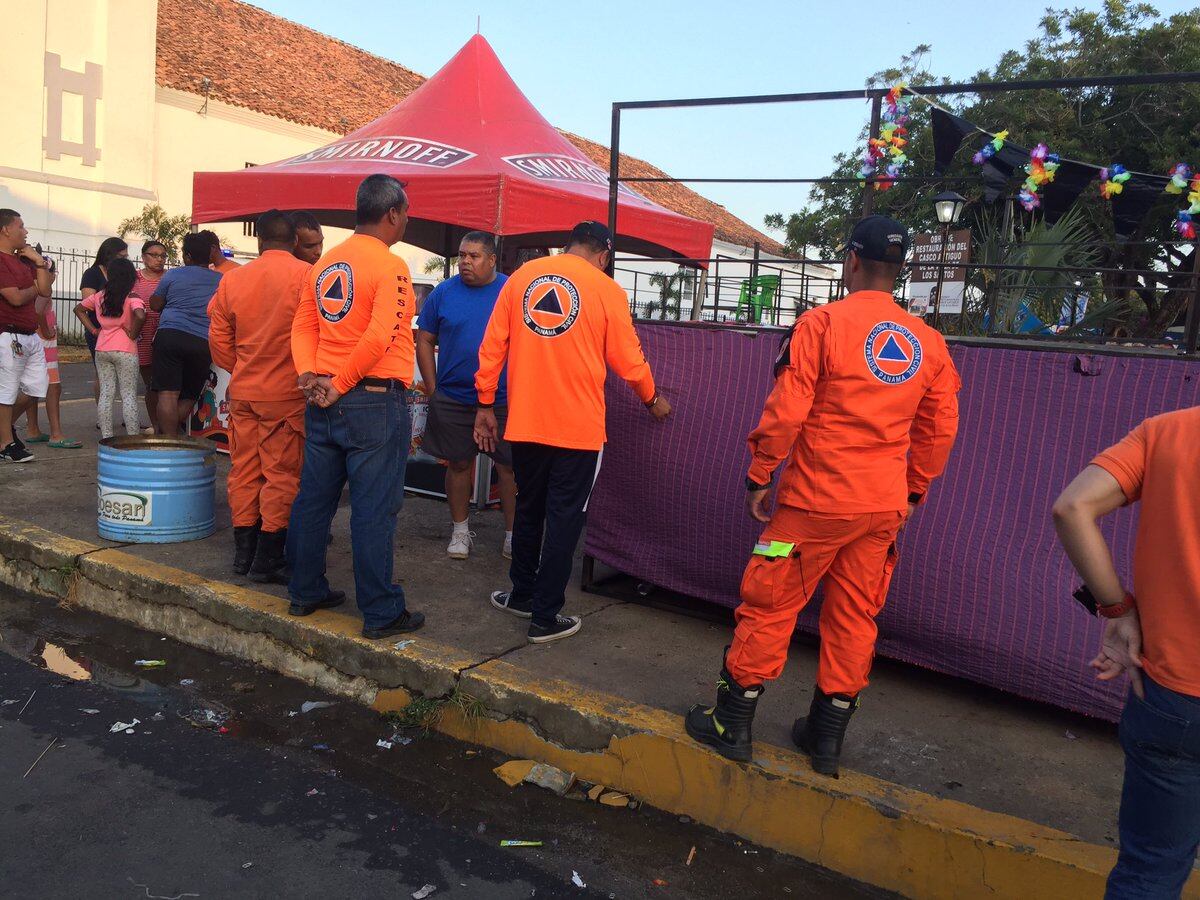 Sinaproc cancela tarimas en La Villa de Los Santos tras caída de personas