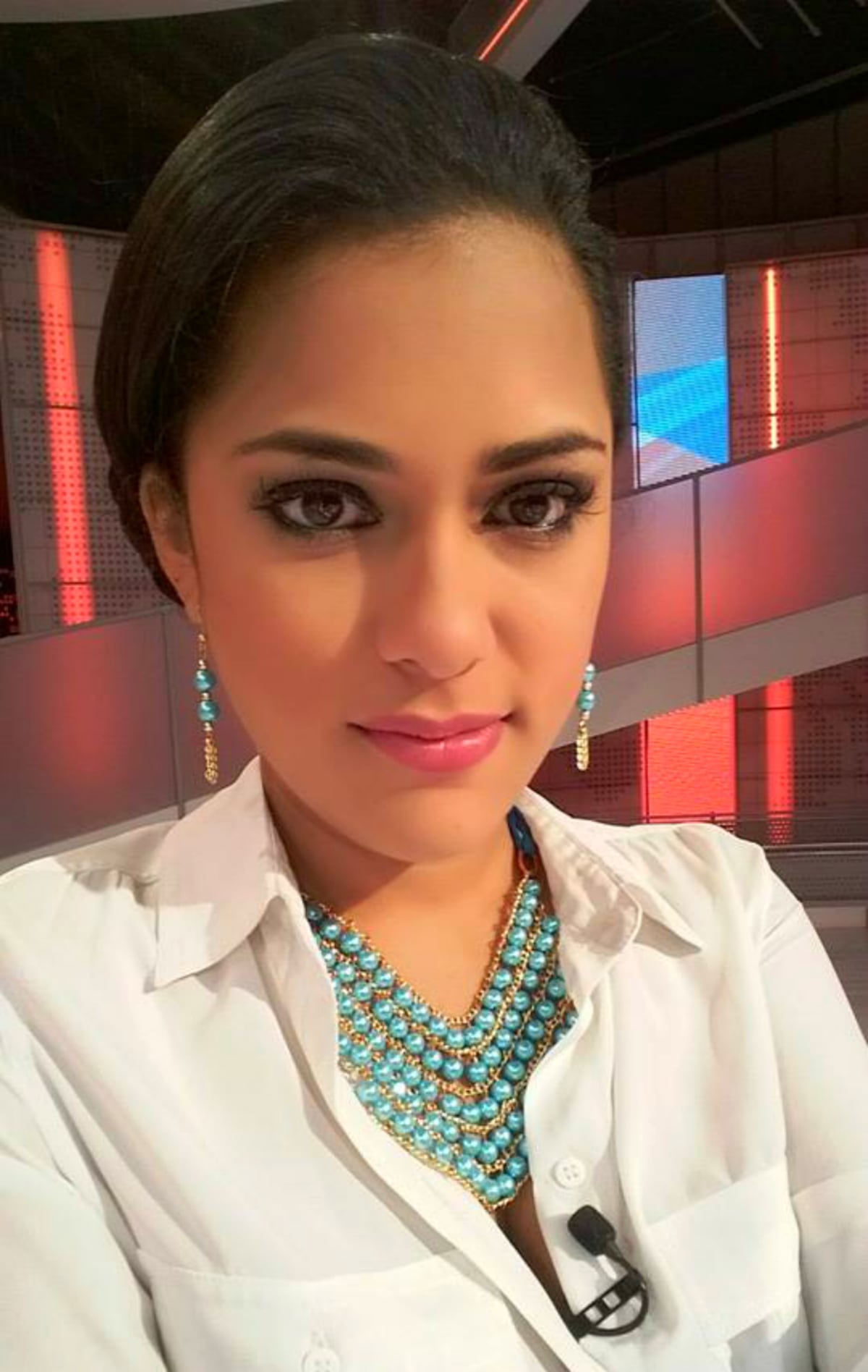 Exdiputado se tatua a presentadora de TV 