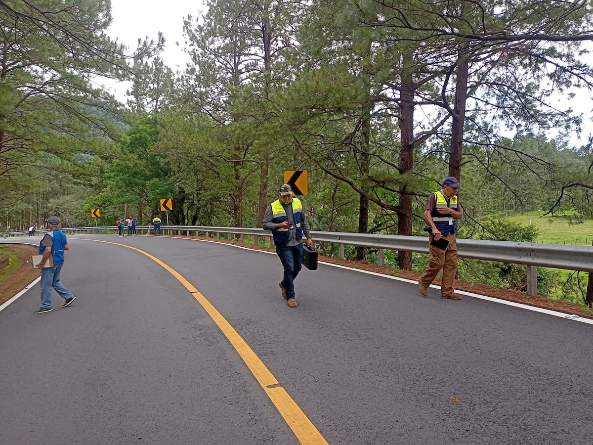 Sobrevivientes participan en la reconstrucción del accidente del bus que trasladaba a migrantes hacia Gualaca