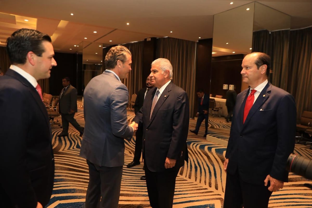 Mulino y Hegseth, secretario de Guerra de EE.UU., reafirman alianza contra cárteles en reunión en Panamá