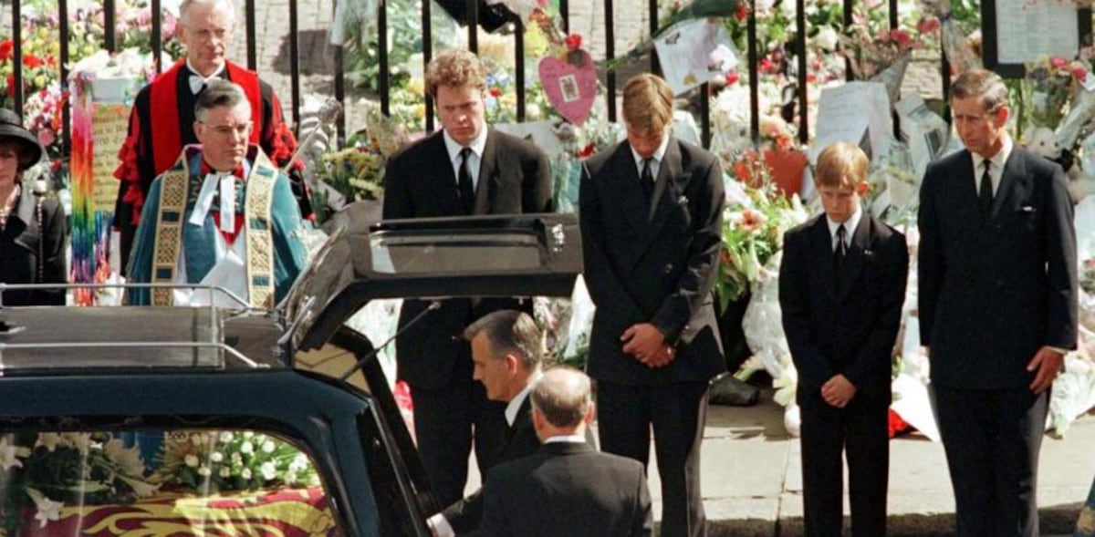 El médico que atendió a la princesa Diana en París contó por primera vez estremecedores detalles de la noche de su muerte