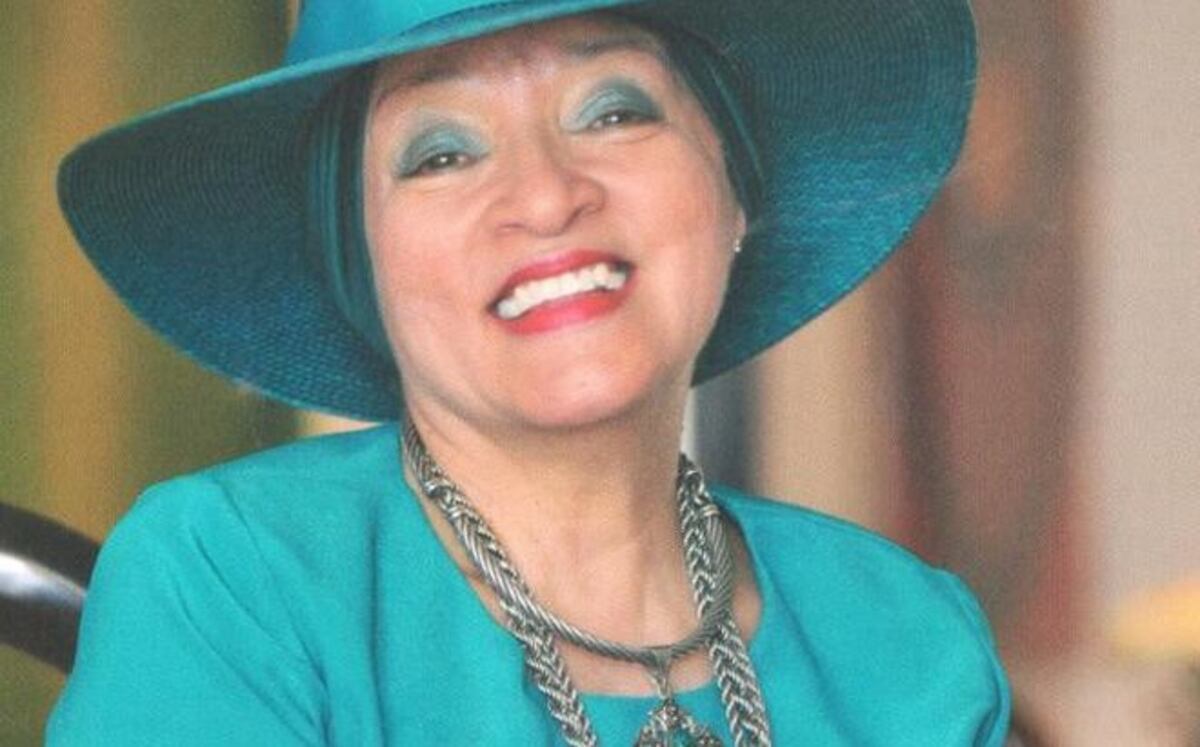 Detectan cáncer a pintora panameña. Piden oren por ella | Video