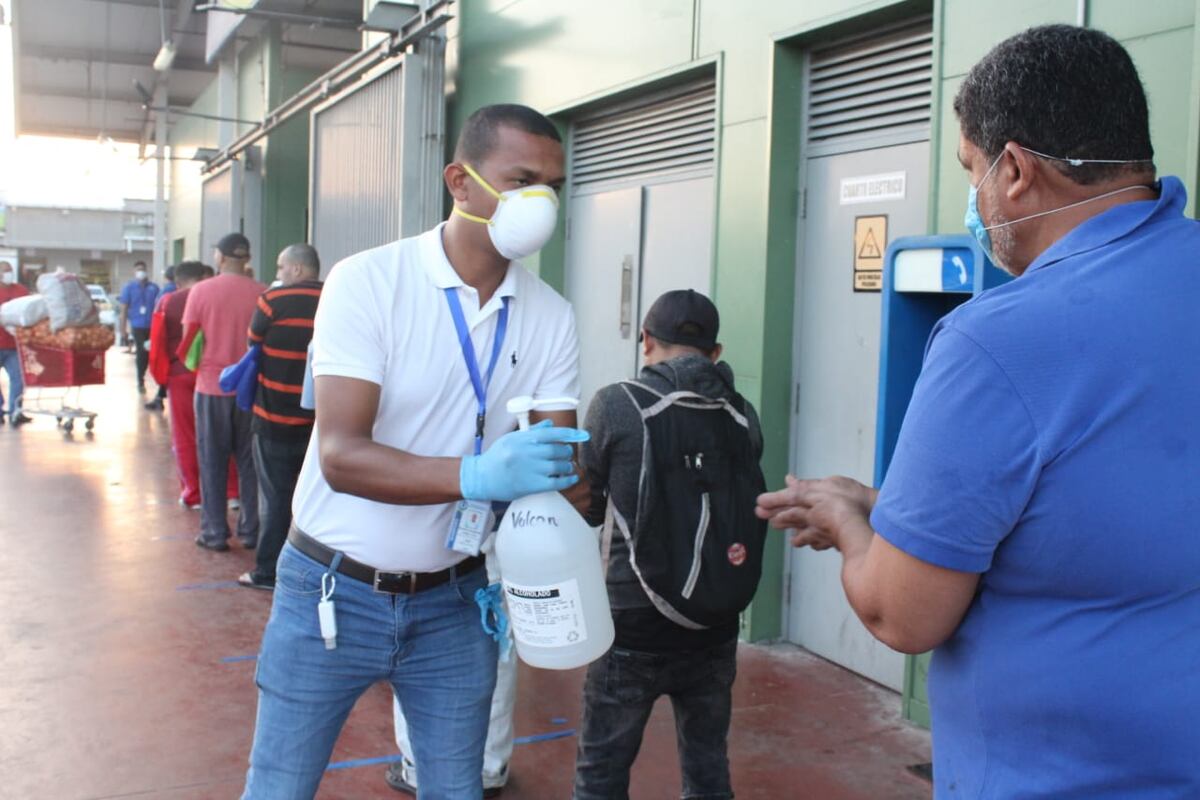 Antes de ingresar a Merca Panamá, es tamizado
