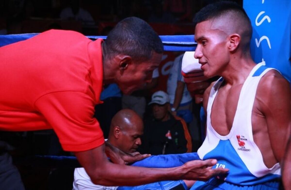 Entrenadores y profesionales de la educación física son capacitados por el COP 