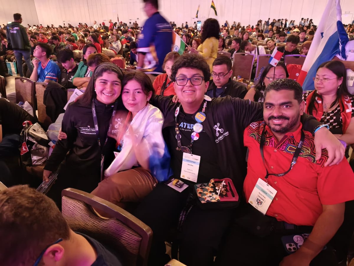 ¡Qué viva! Panamá sorprende en Singapur con premio mundial de robótica