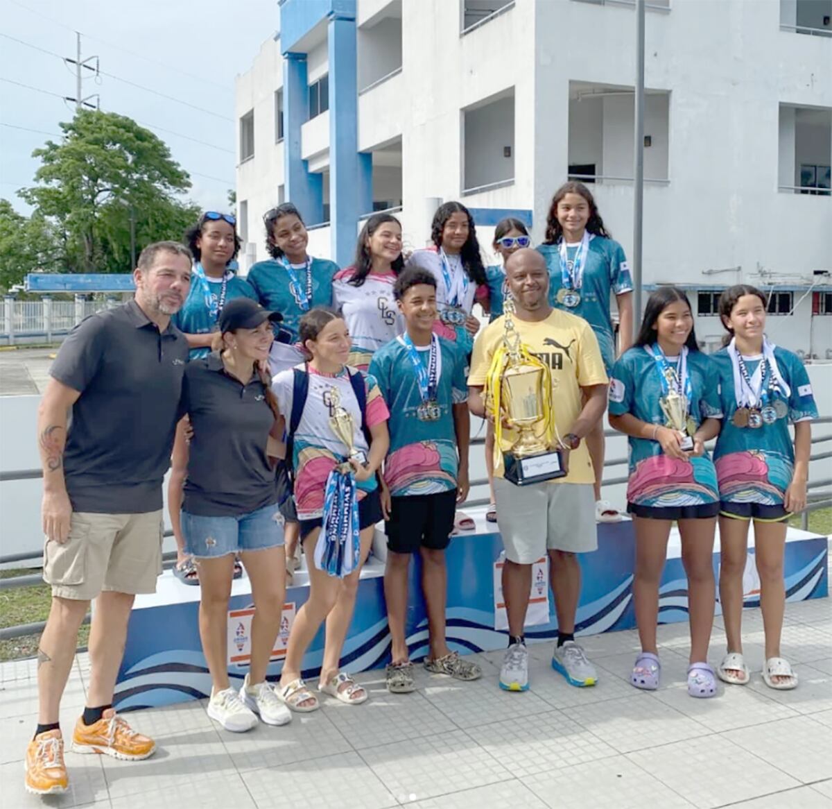 ¡Qué nivel! La Salle 2000 aplasta a la competencia y se lleva el oro en natación