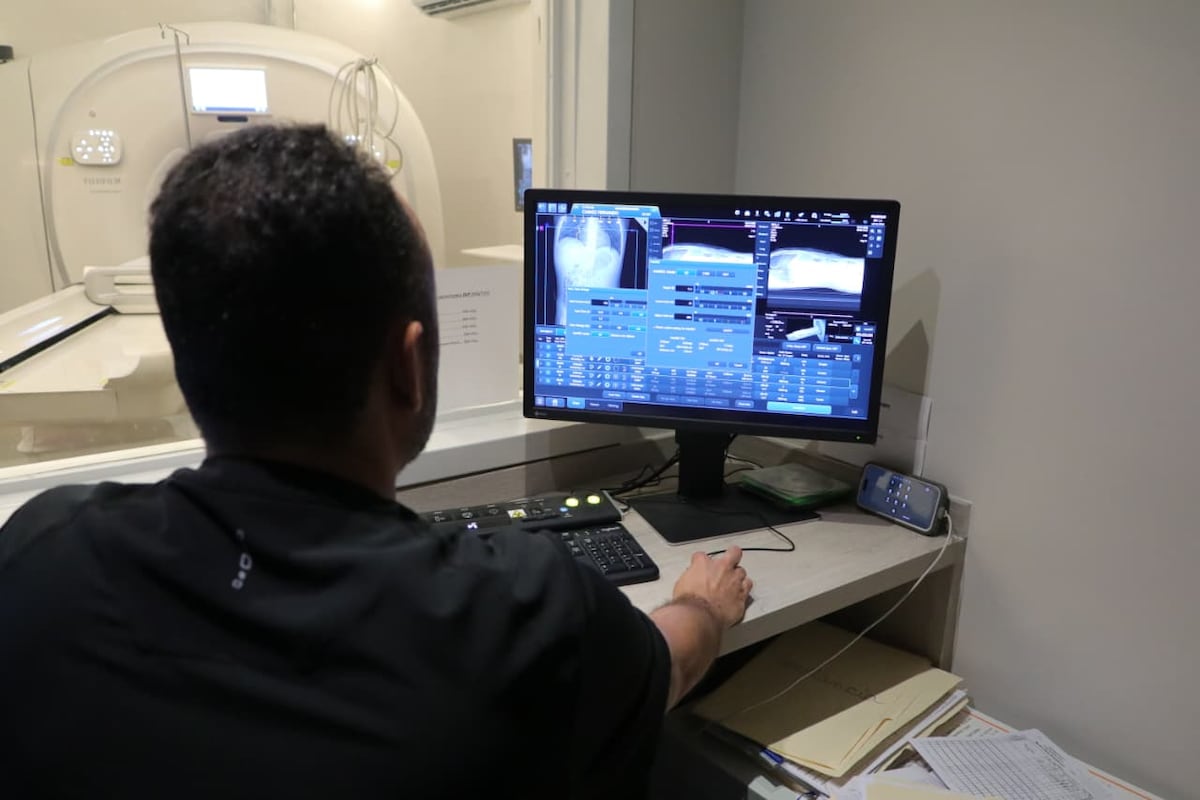 Salud sin rodeos: Hospital Joaquín Pablo Franco Sayas inaugura tomógrafo