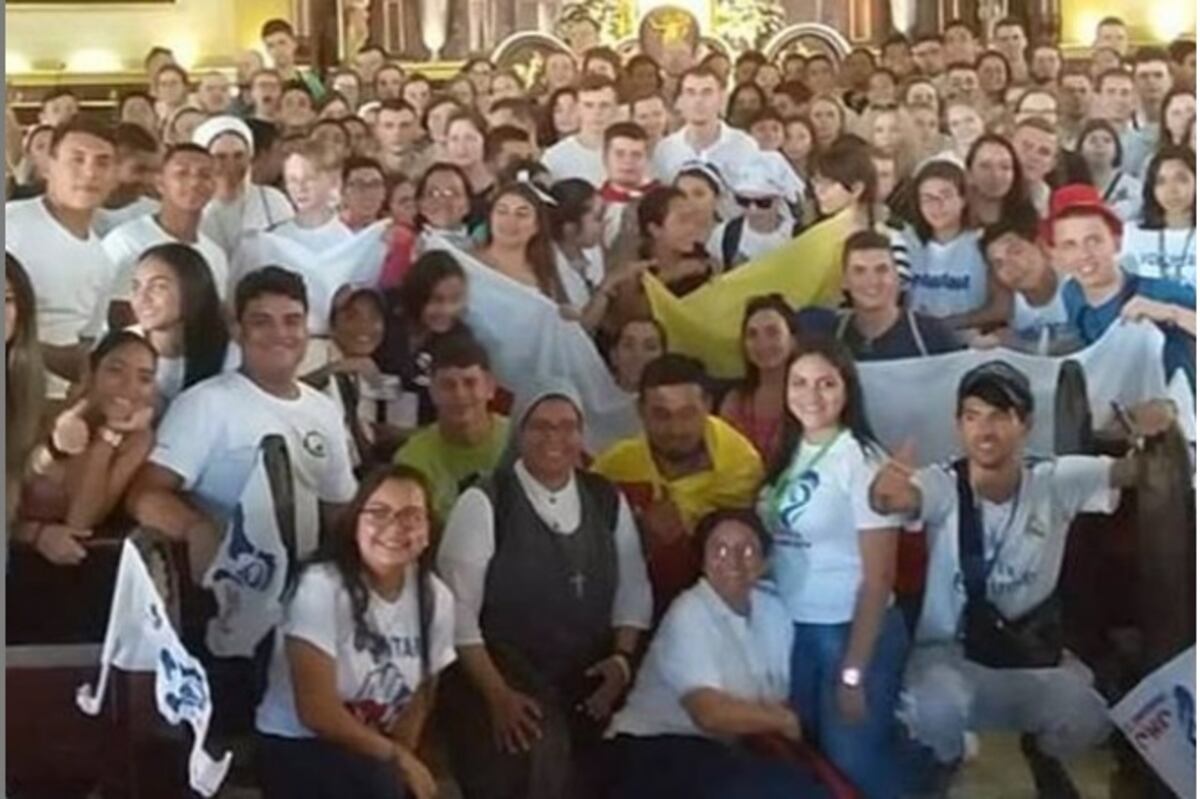 Peregrinos le meten al baile típico en Chitré y otros nos muestran sus pasos