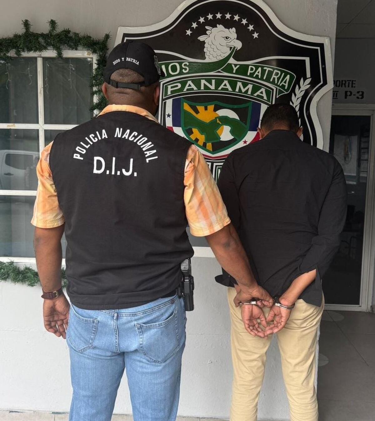 ¡Bajan tres del top! Hermanos buscados y ‘Aristides’ no corren más