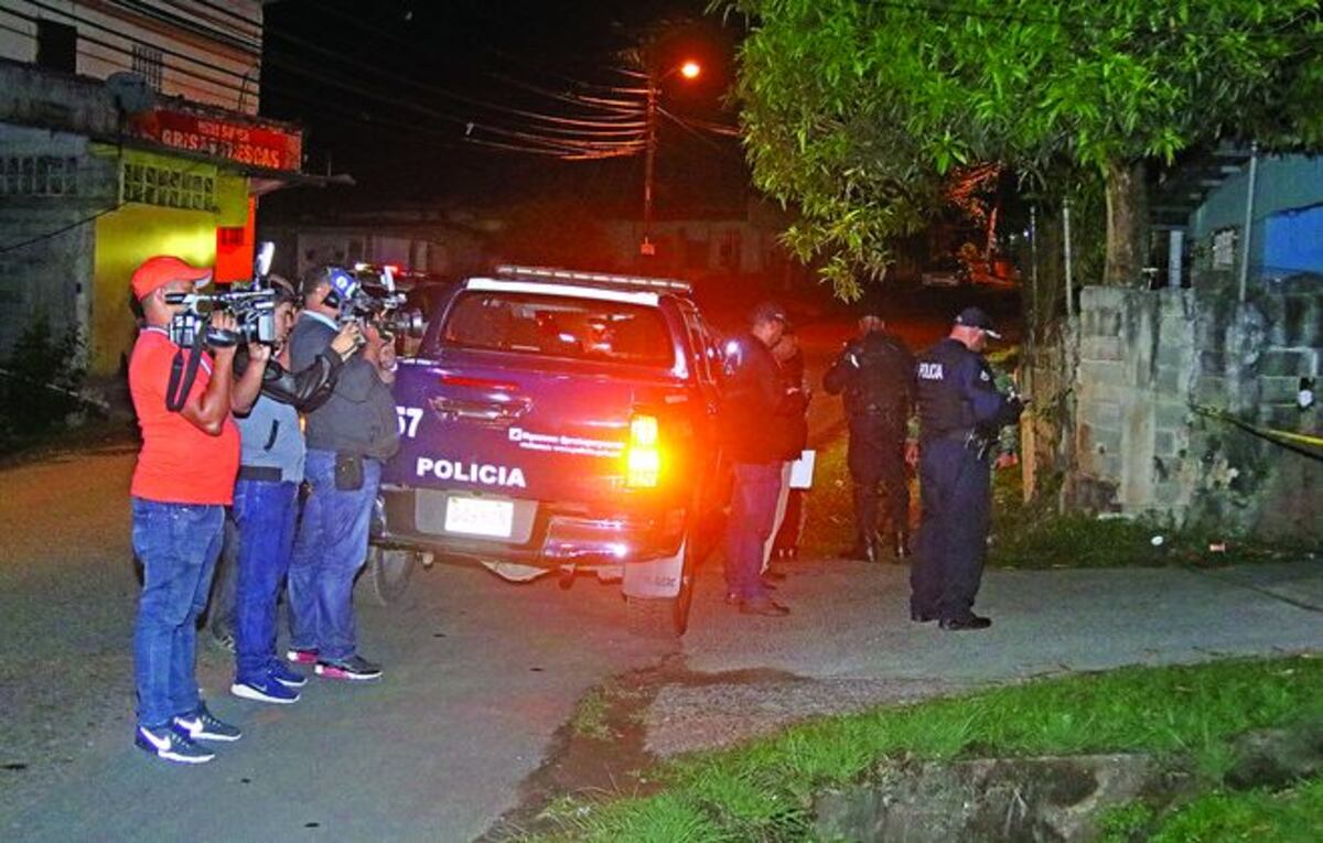 Lo asesinaron de varios tiros en una vereda en Las Mañanitas