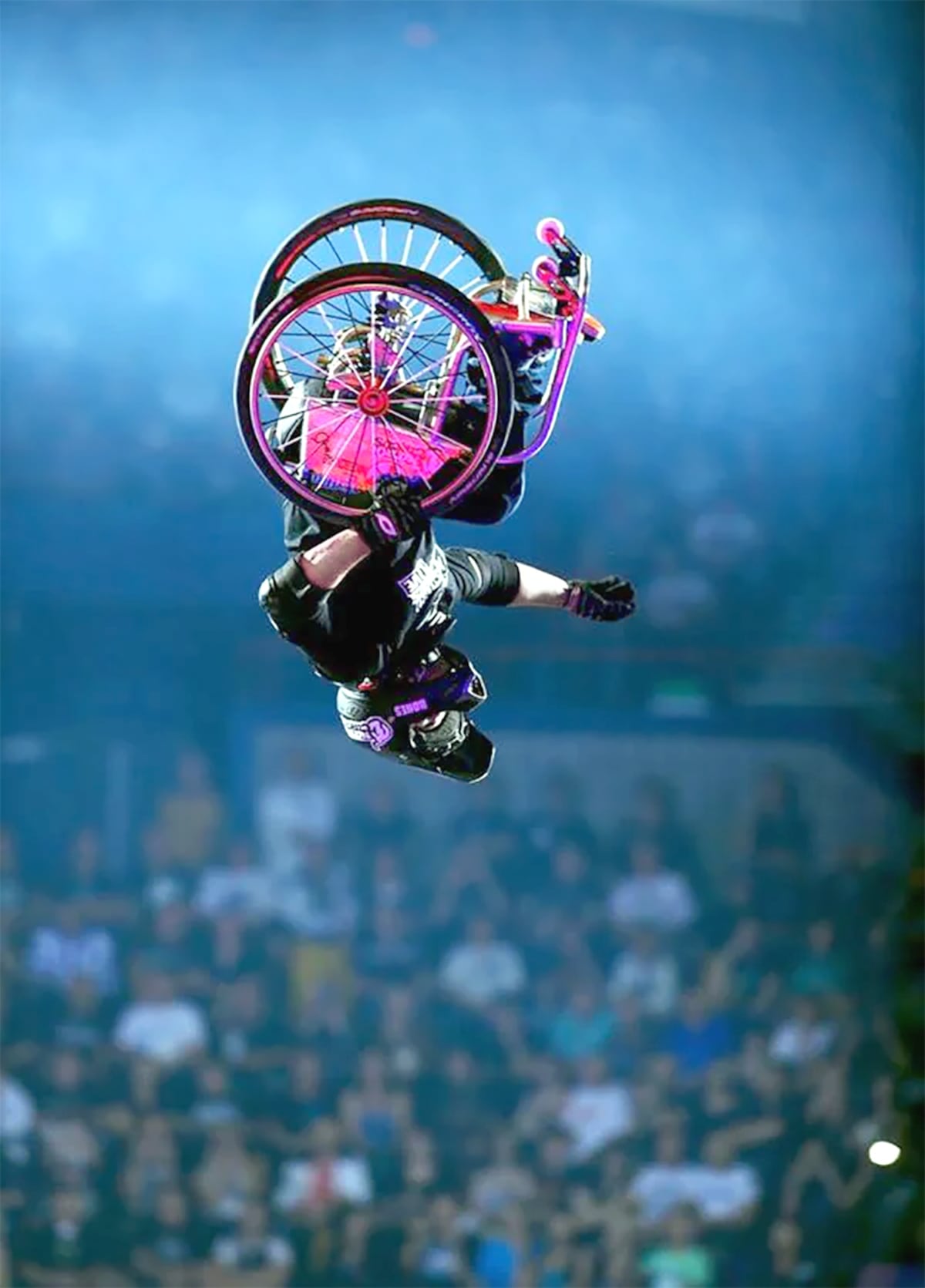 Récords, caídas y triunfos: la inspiradora historia de Aaron Wheelz