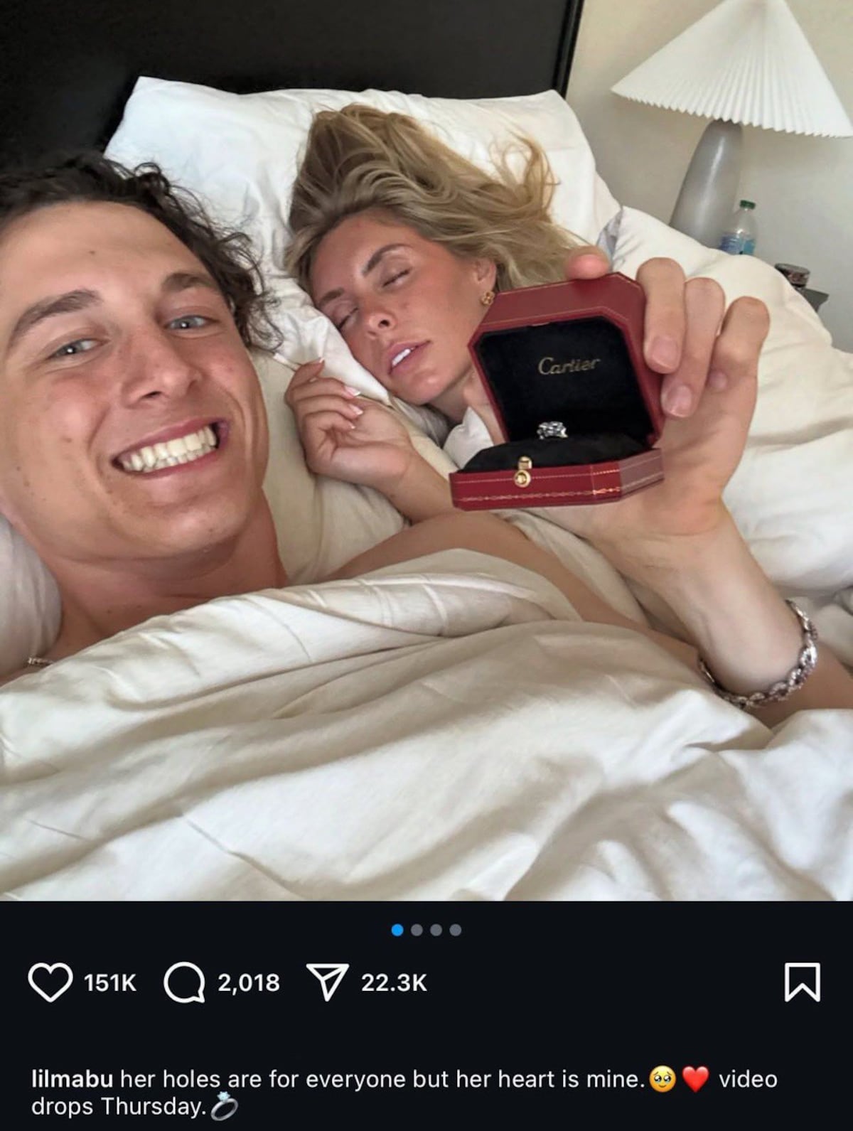 ¡Amor sin creencia! Rapero Lil Mabu se compromete con la modelo que se acostó con más de mil manes