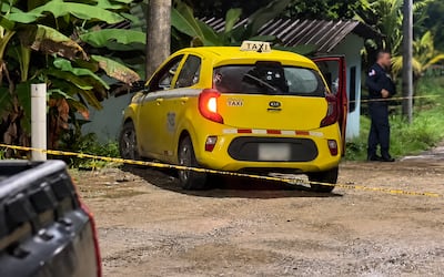 Hallan a taxista muerto a tiros dentro de su vehículo en Villa Luisa, Colón, a pocos días de otro homicidio en la provincia