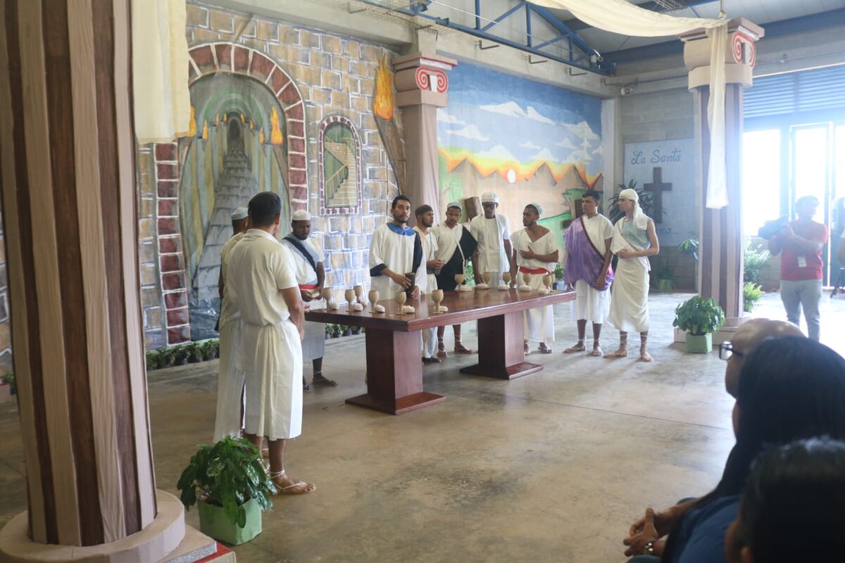 Fe, talento y redención: privados de libertad impactan con Pasión de Cristo en La Nueva Joya