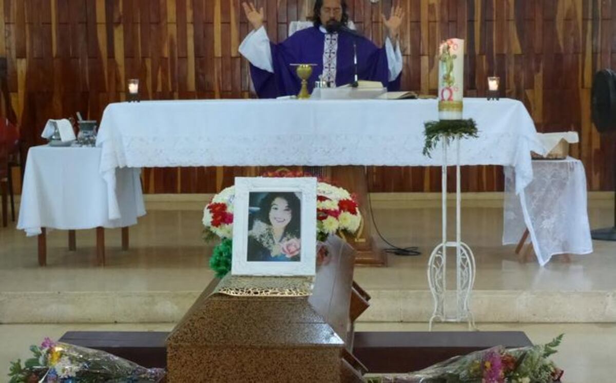 Despiden a joven asesinada por el padre de su hijo