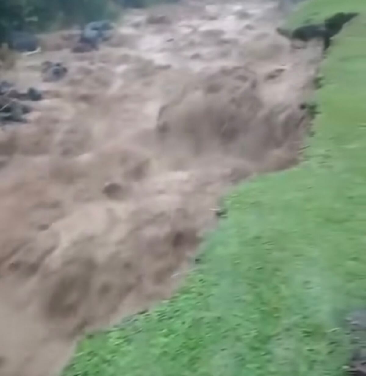 Boquete bajo agua: intensas lluvias provocan inundaciones, desbordamientos y suspensión de clases