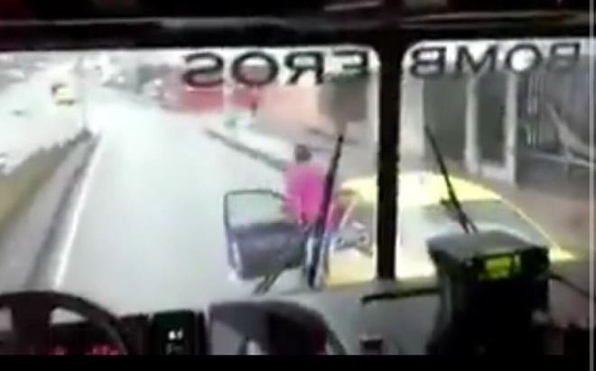 No van a creer lo que pide hombre que obstaculizó el paso a bomberos 