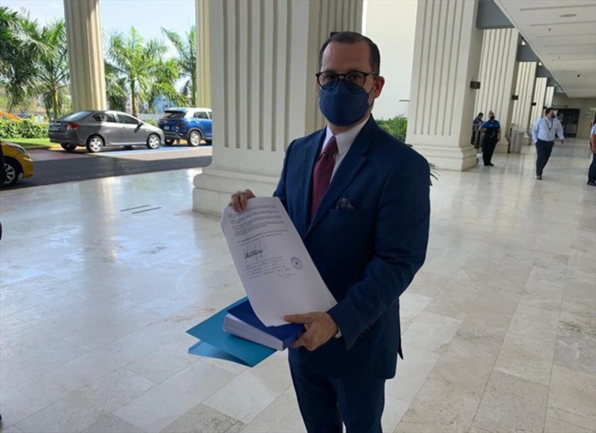 Abogado promueve a dónde se puede firmar la revocatoria de Fábrega