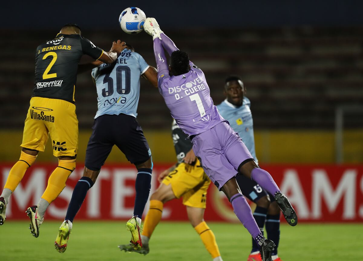 Lamento boliviano. Católica de Ismael Díaz empata con The Strongest en Quito