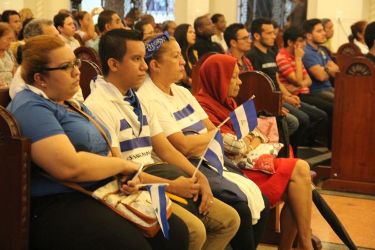 En Panamá oran por los hermanos de Nicaragua. Emotiva jornada