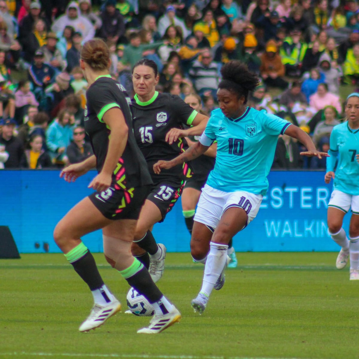 ¡Toma tu gol! Sherline King sorprendió a las Matildas y silenció a todo Bunbury