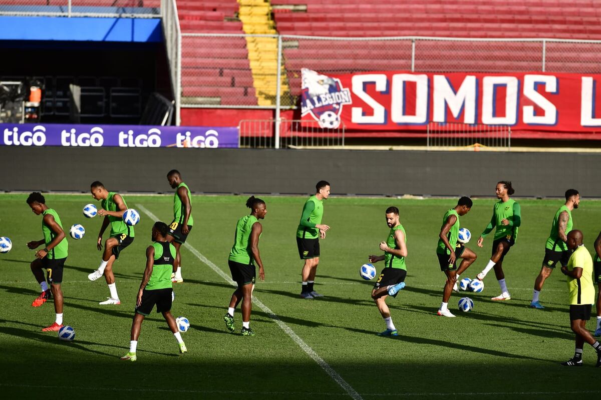 Jamaica prueba la grama del Rommel Fernández