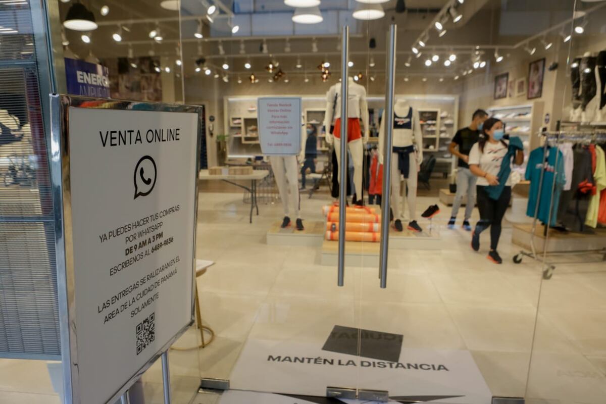 En la nueva reapertura. Los almacenes son muy visitados por los panameños
