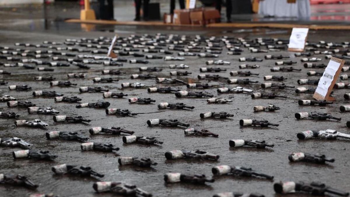 Destruyen más de 500 armas de fuego decomisadas en operativos