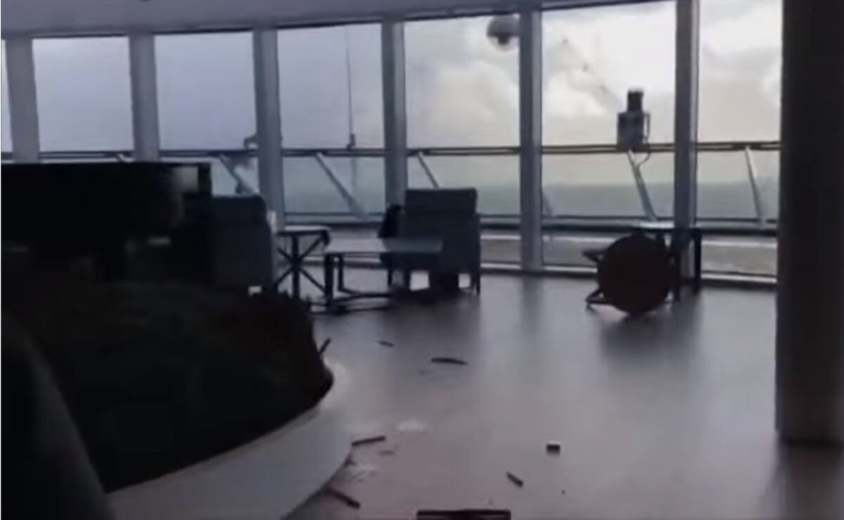 Crucero varado en las costas noruegas es remolcado a puerto