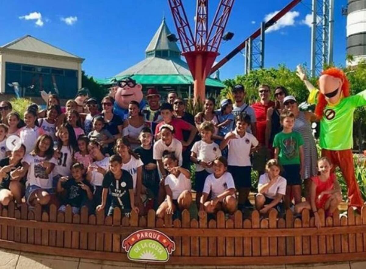 Carlos Tevez cerró un parque de diversiones para celebrar cumple de su hija