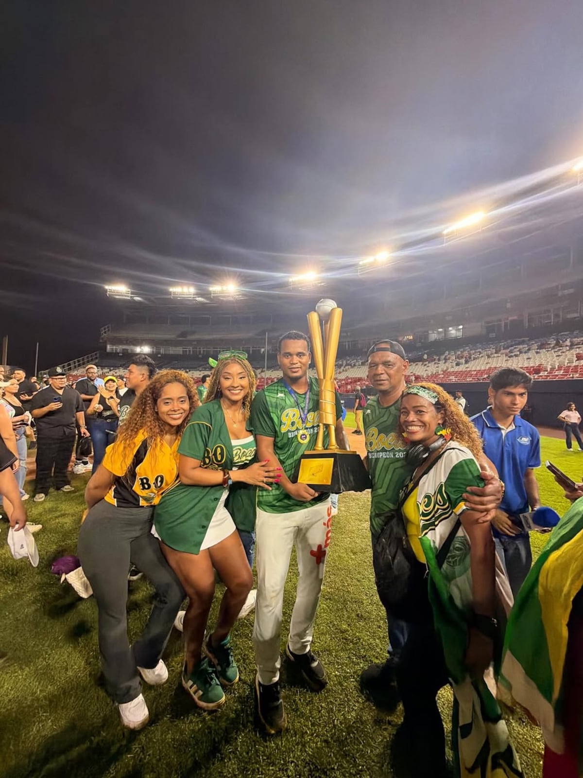 ‘Tortuguera hasta lo último’: Daluna celebró con todo el campeonato de Bocas del Toro en el Béisbol Mayor