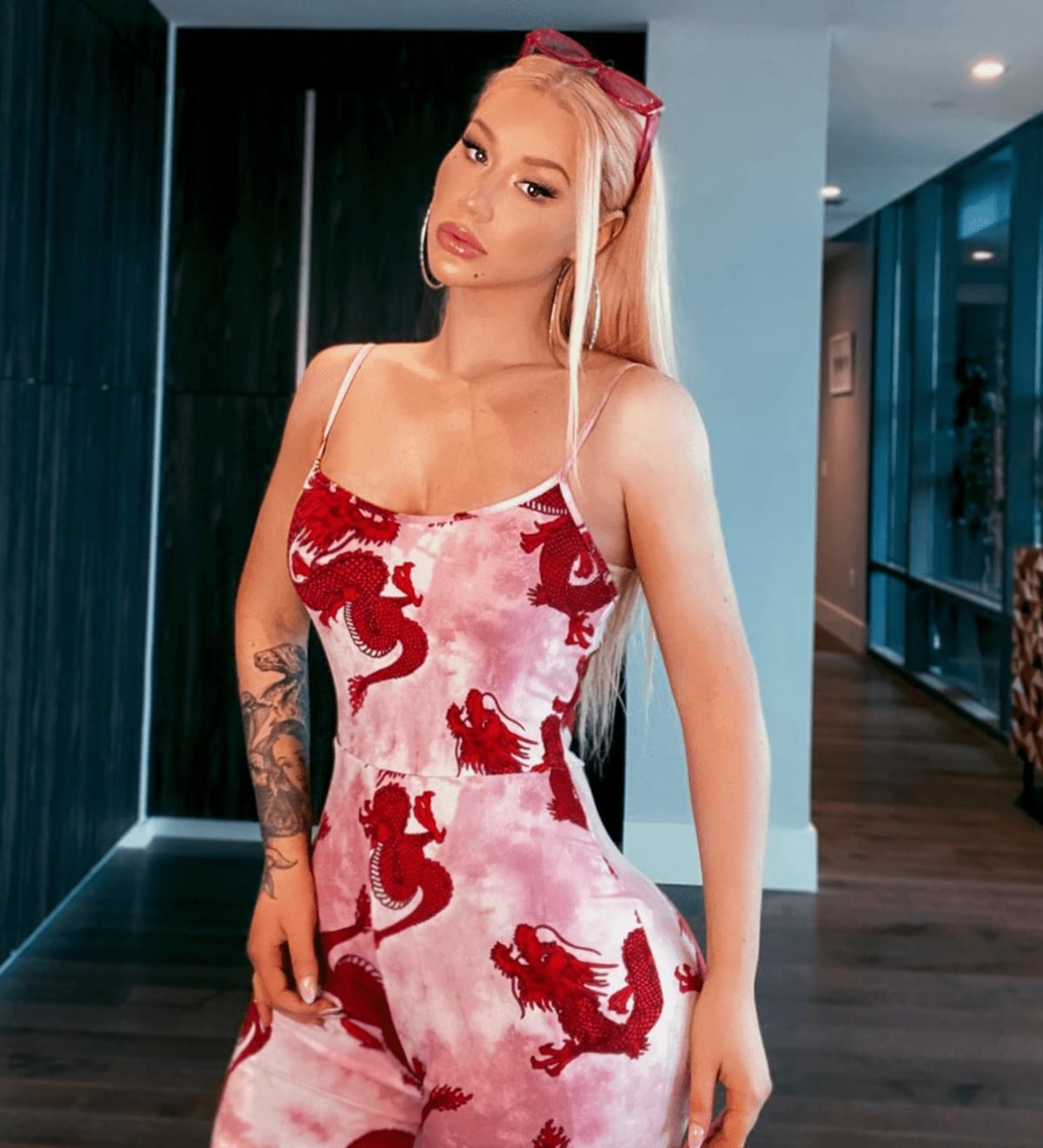 Se lo tenía bien calladito. La rapera Iggy Azalea anuncia sorpresivamente que ya es mamá