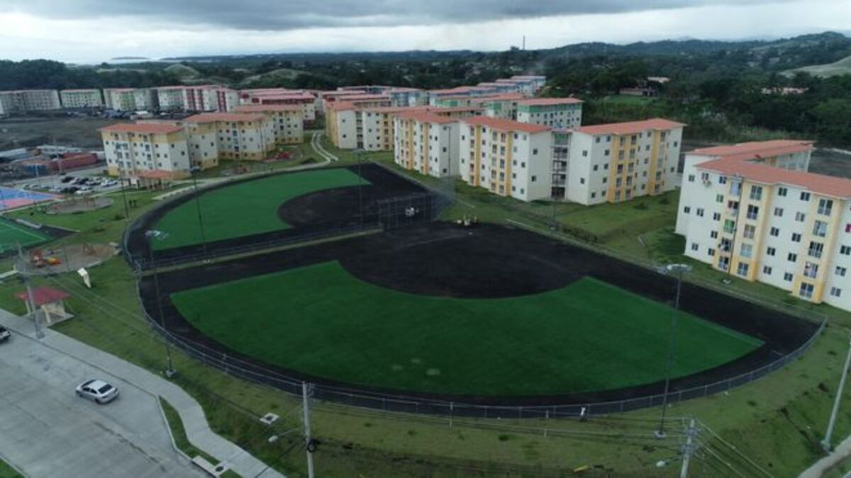 Otro pleque pleque. Cortizo critica, Blandón le da su pa'trás