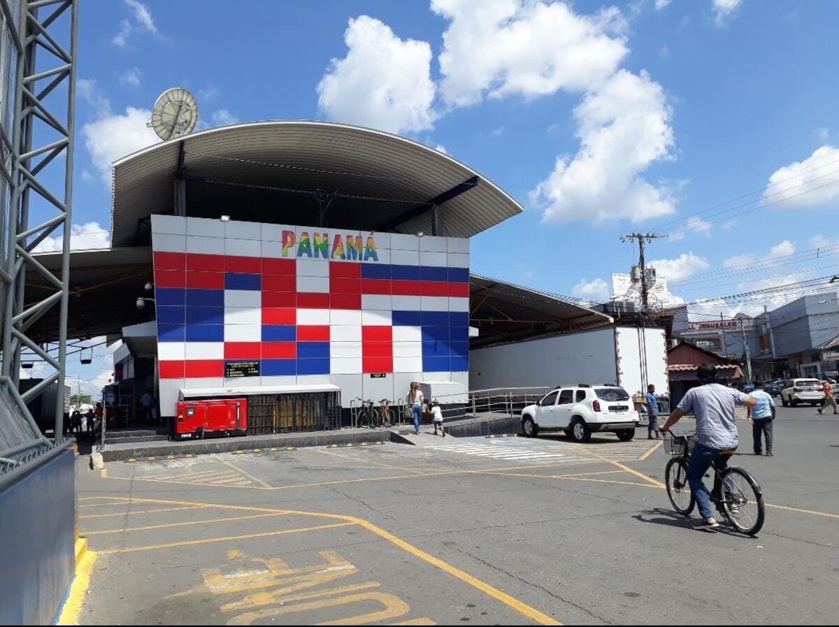 Aduanas firma tres contratos por $210 mil dólares de cara a modernizar la frontera con Costa Rica