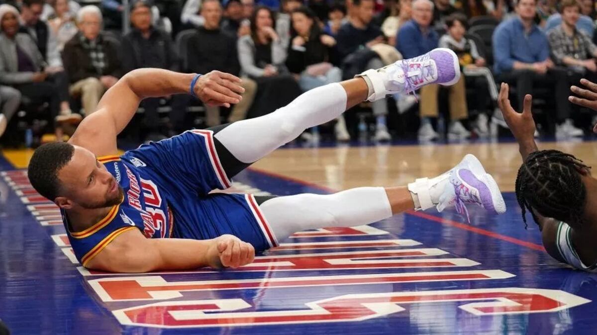 Malas noticias para los Warriors. Curry no volverá a jugar en la temporada regular