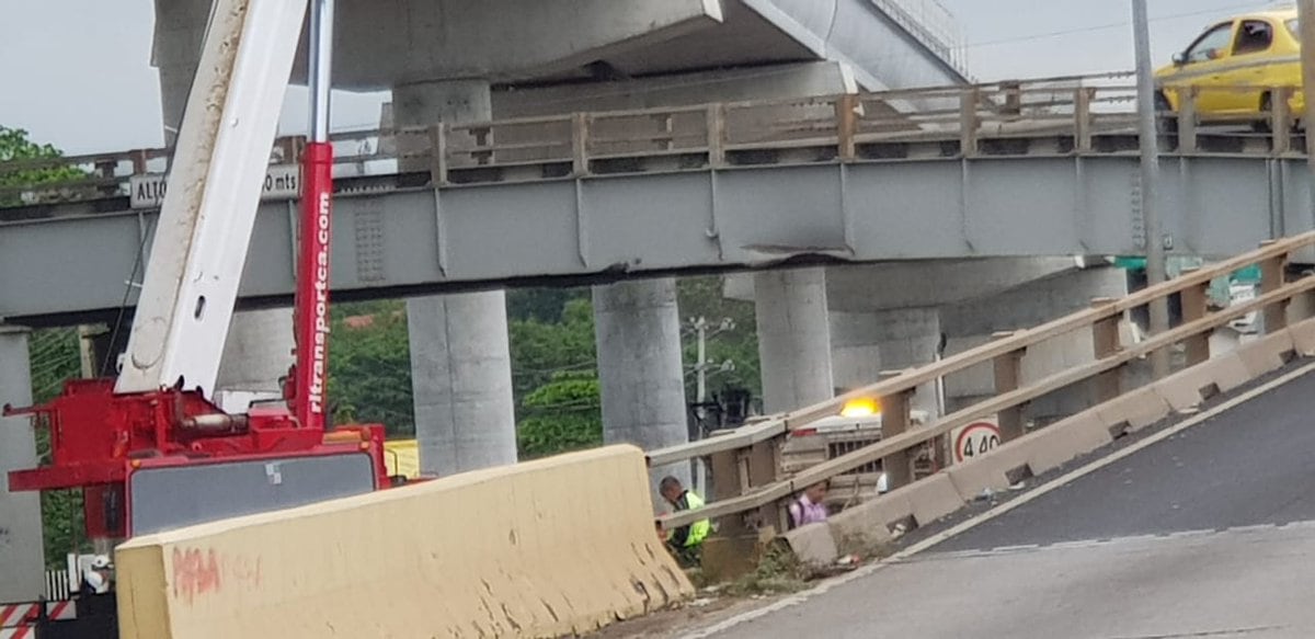 ¡Tremendo tanganazo! El MOP revisa daños estructurales de puente de San Antonio