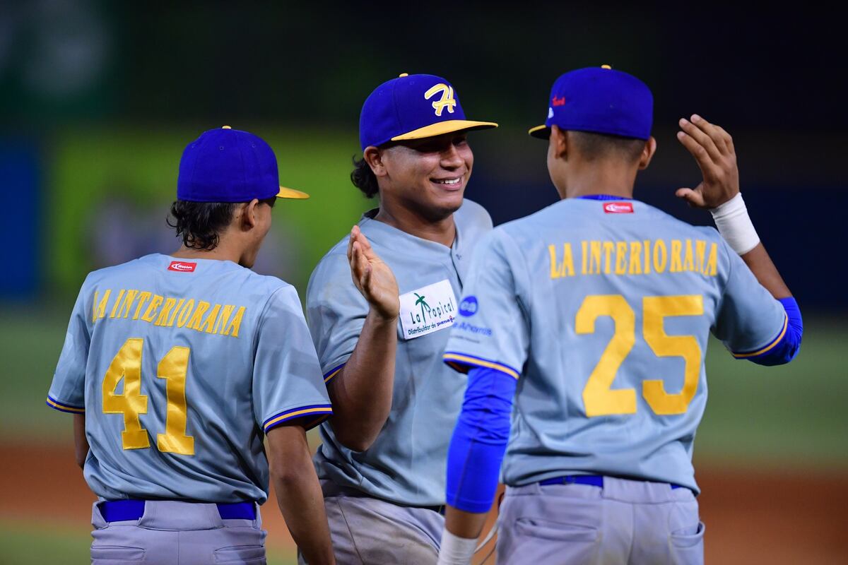 Herrera noquea a Los Santos y se mete a la gran final +Video