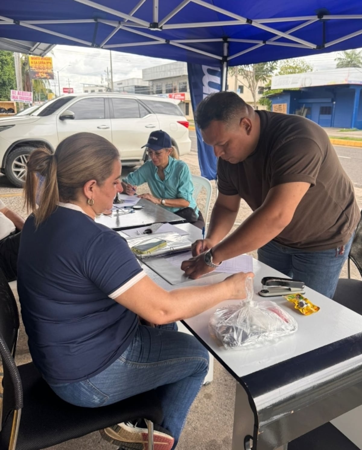 Vamos arranca en Santiago la búsqueda de firmas