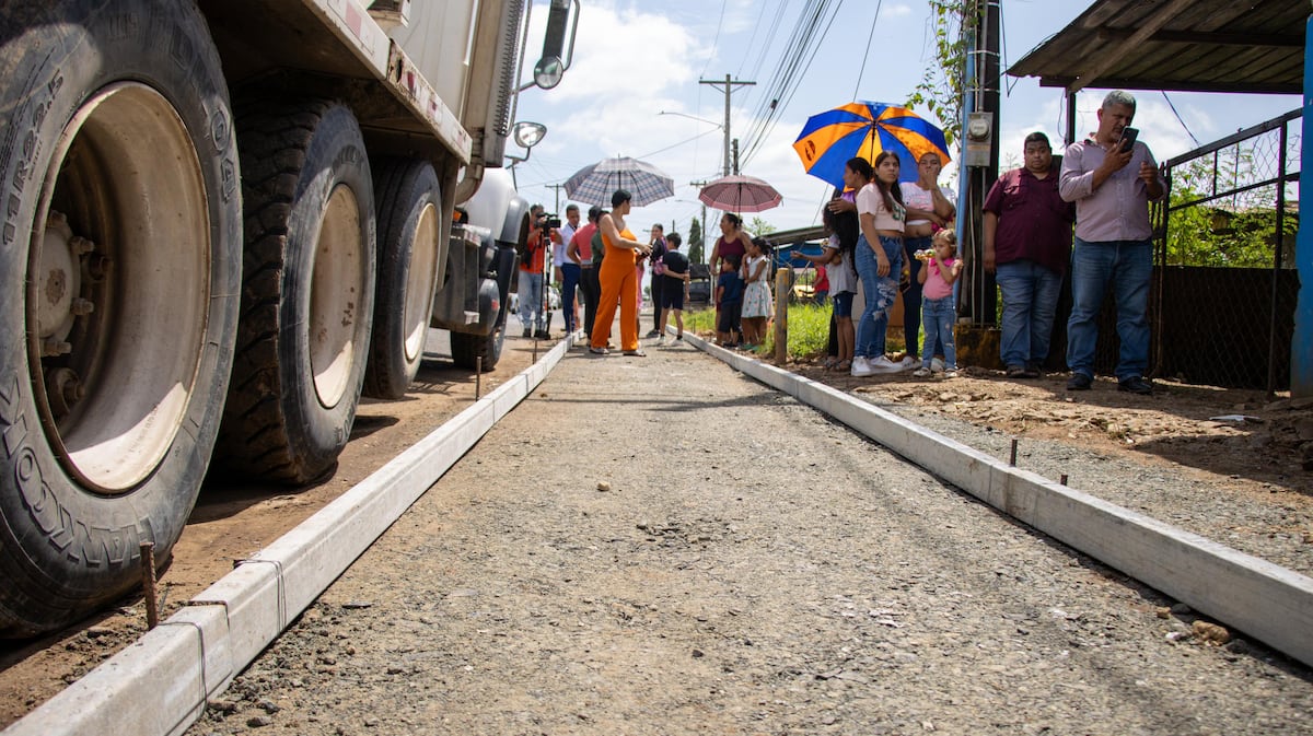 24 sectores reciben obra largamente esperada: aceras nuevas por fin en La 24 de Diciembre