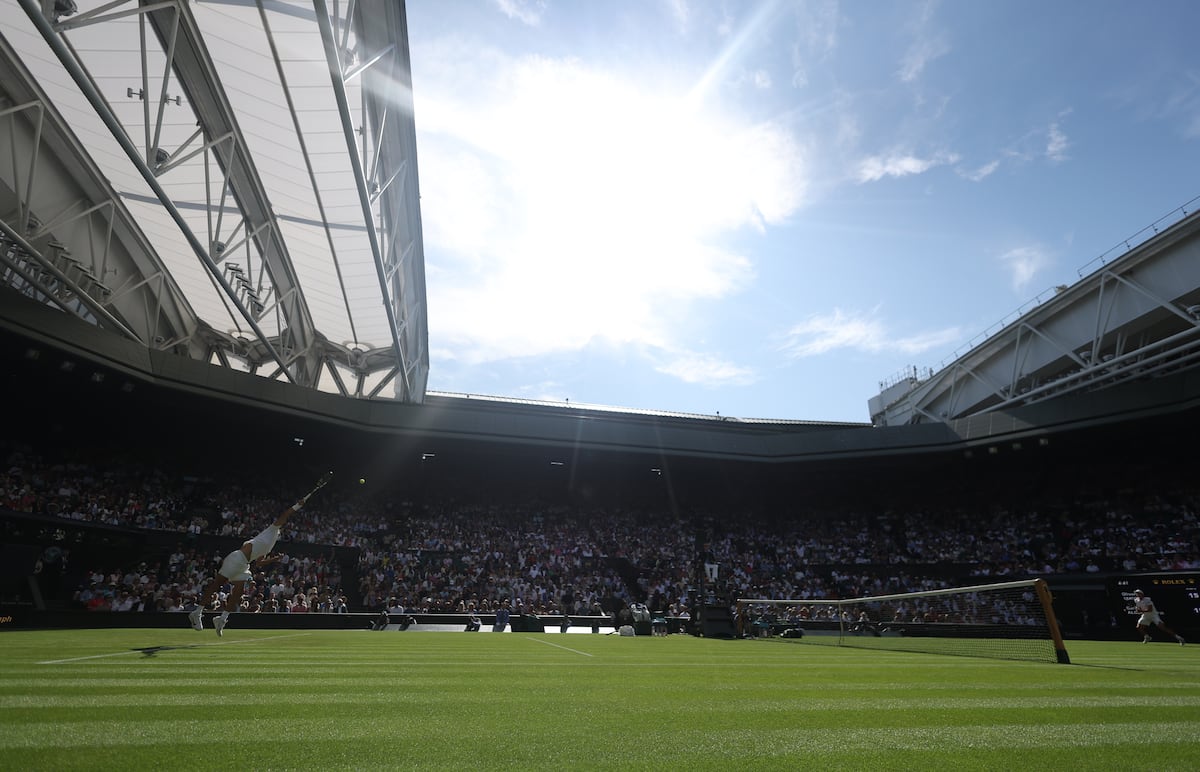 ¡Wimbledon arde! Ola de calor rompe récord y pone a sufrir hasta a los campeones