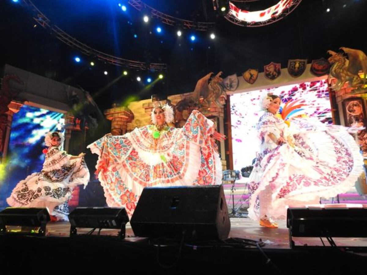 Tras revuelo, Dorindo se trepa a la tarima. Así le fue...