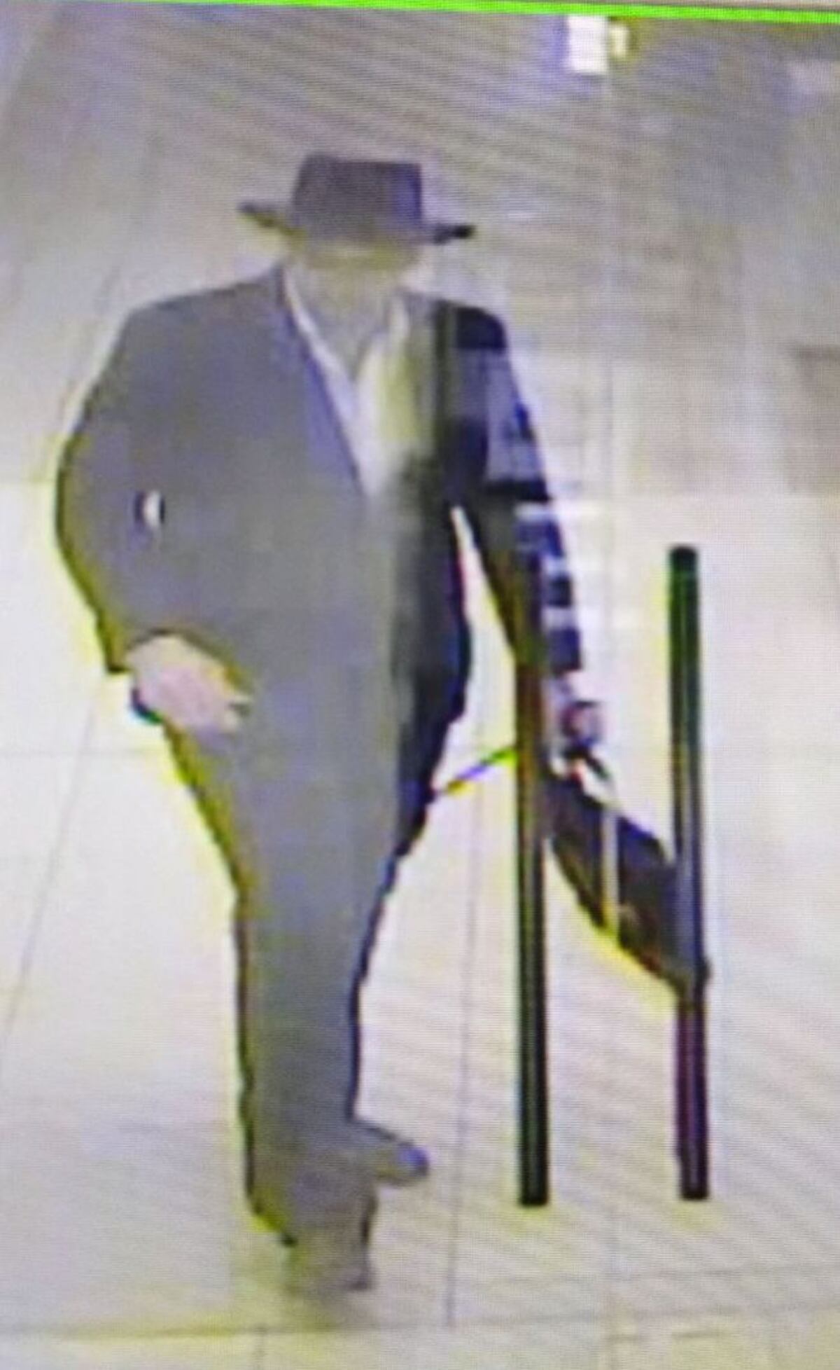 Roba Rolex podría ser venezolano. Se llevó unos 17 Rolex de Soho Mall