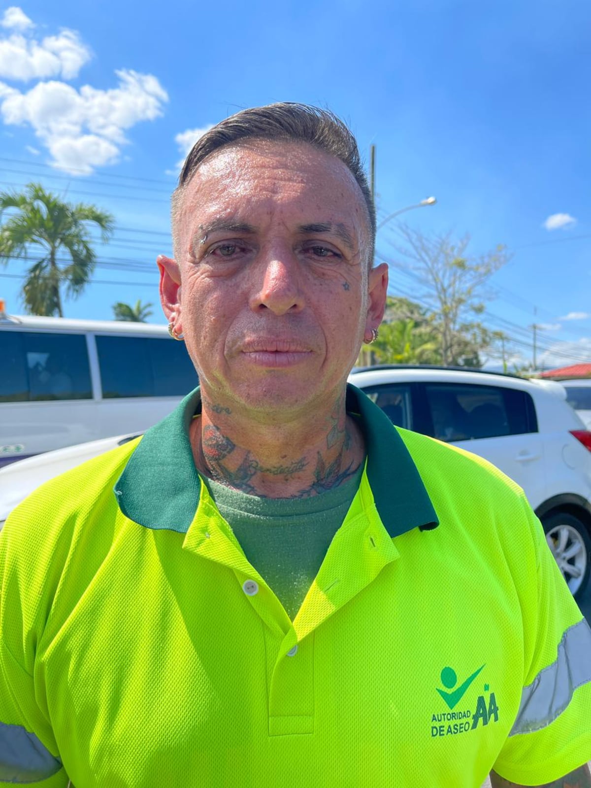 ‘No podrá estar en mi graduación, pero me cuida desde el cielo’: el último adiós de un nieto a Eusebia, la dama de aseo que murió en su deber