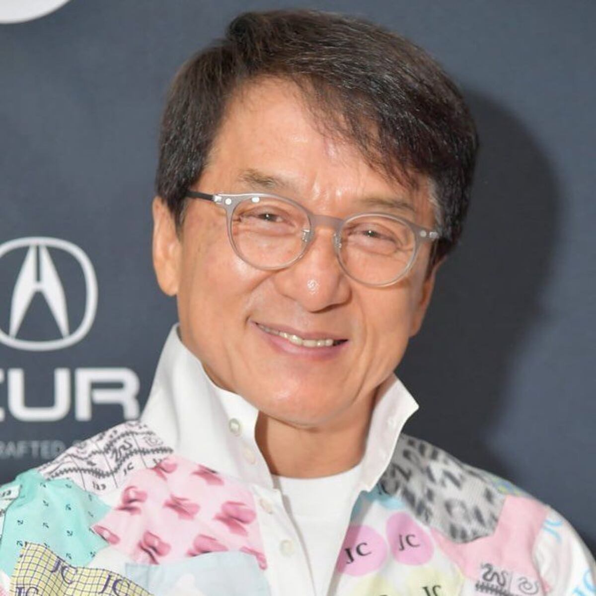Jackie Chan desmiente los rumores de estar contagiado de coronavirus