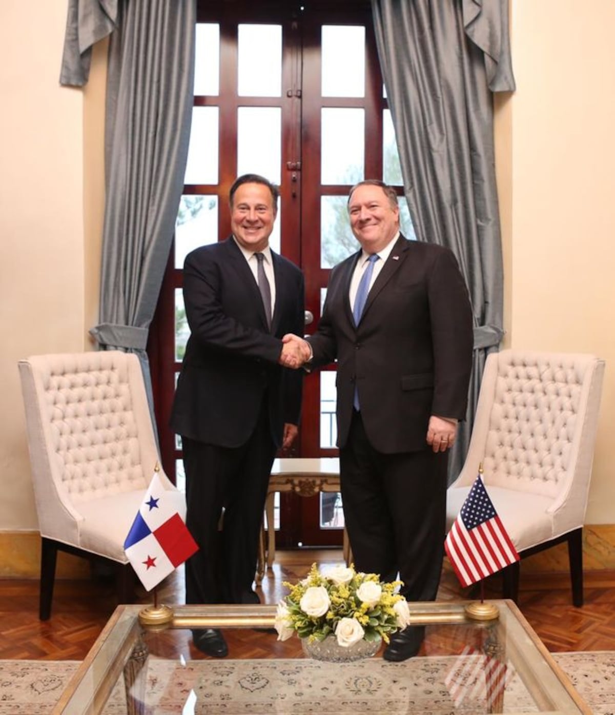 New York Times: 'Pompeo advierte a Panamá tenga cuidado con negocios con China'