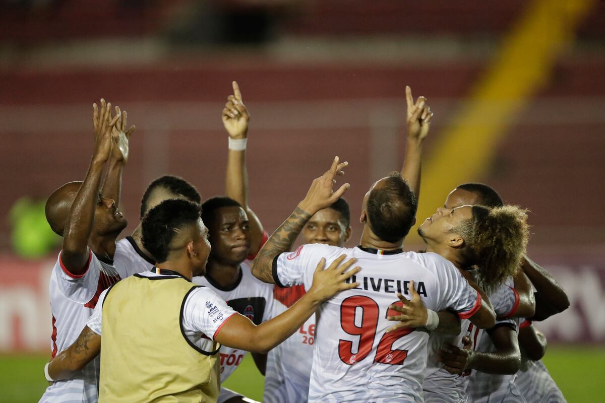 Sporting San Miguelito golea y avanza en la Liga Concacaf