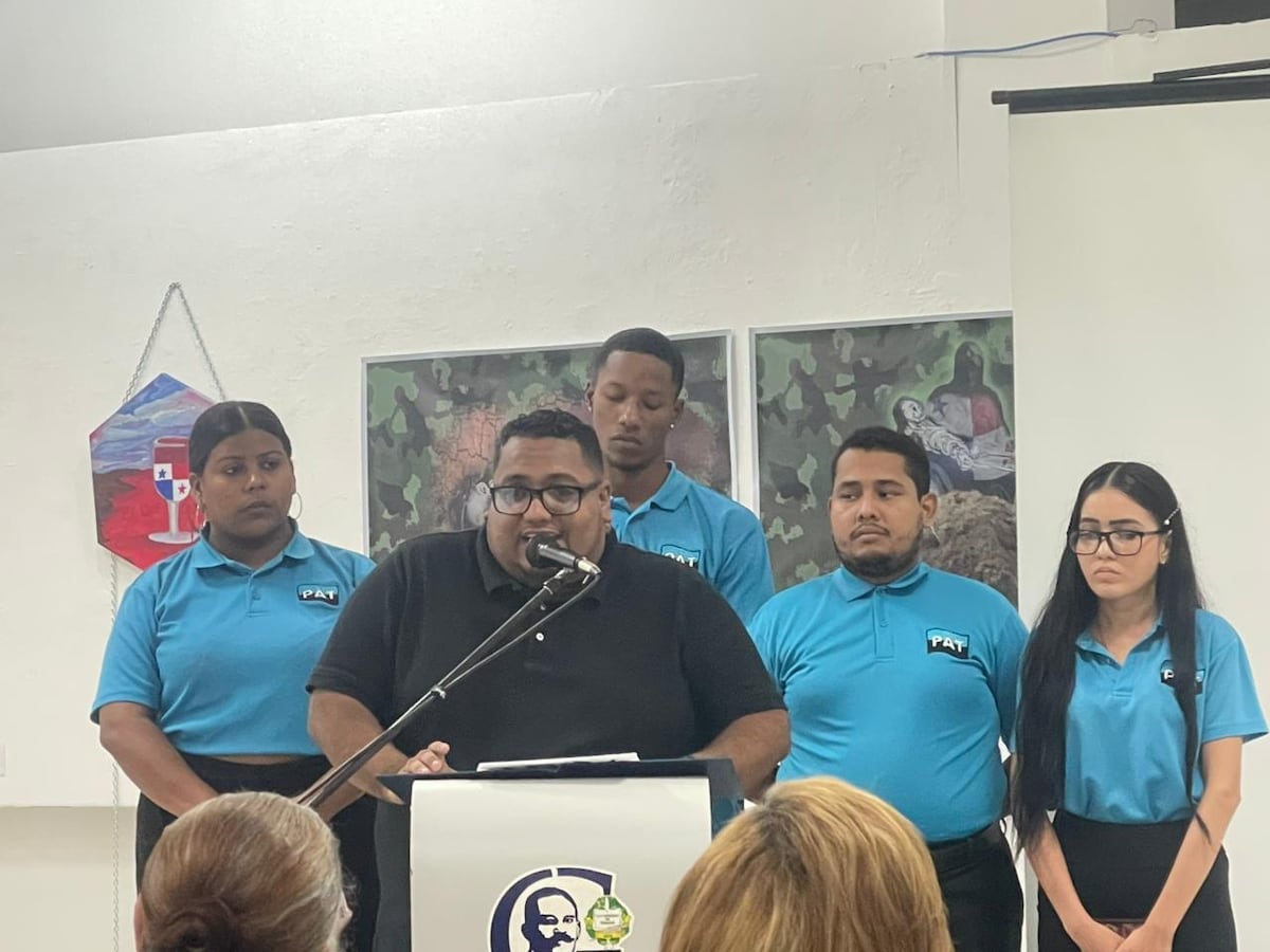 Jóvenes de la UP analizan invasión de EE.UU. a Panamá través del arte y la memoria