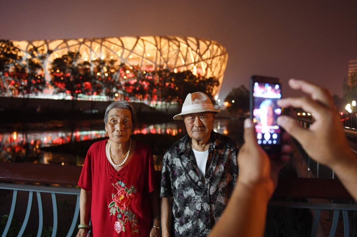Con nostalgia, chinos celebran una década de Beijing 2008