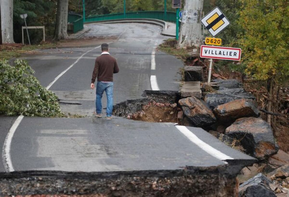 12 muertos, destrucción y caos provoca un día de lluvia intensa en Francia