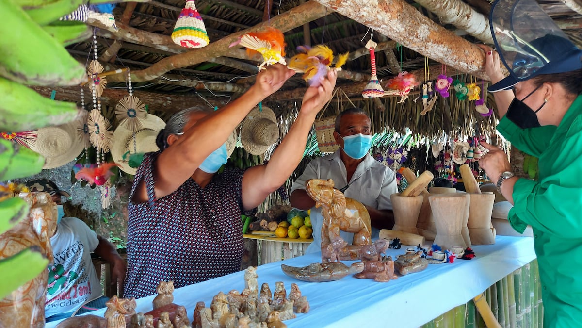 Primer Festival de Artesanías de La Mina de Membrillo en Penonomé, Coclé